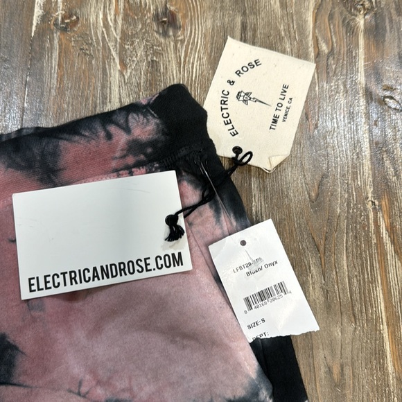 NEW WITH TAGS ELECTRIC AND ROSE BLUSH ONYX SIZE SMALL - Picture 2 of 6